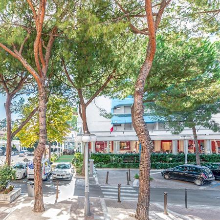 Hotel Zanarini In Centro A リッチョーネ エクステリア 写真
