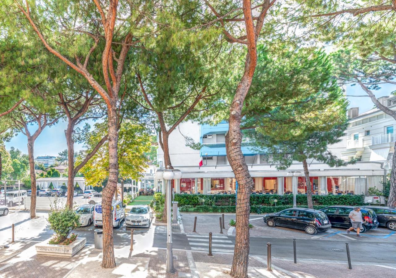 Hotel Zanarini In Centro A リッチョーネ エクステリア 写真