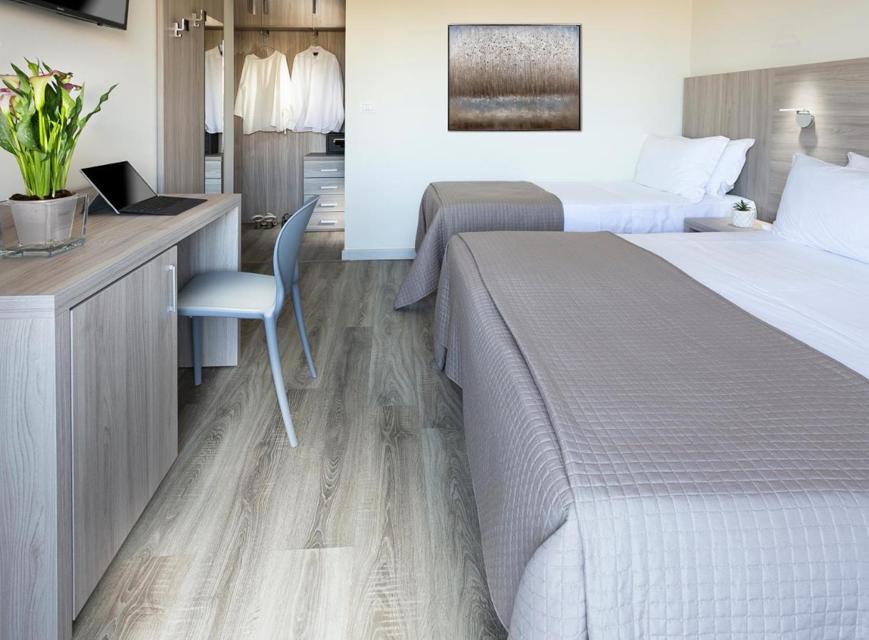 Hotel Zanarini In Centro A リッチョーネ エクステリア 写真