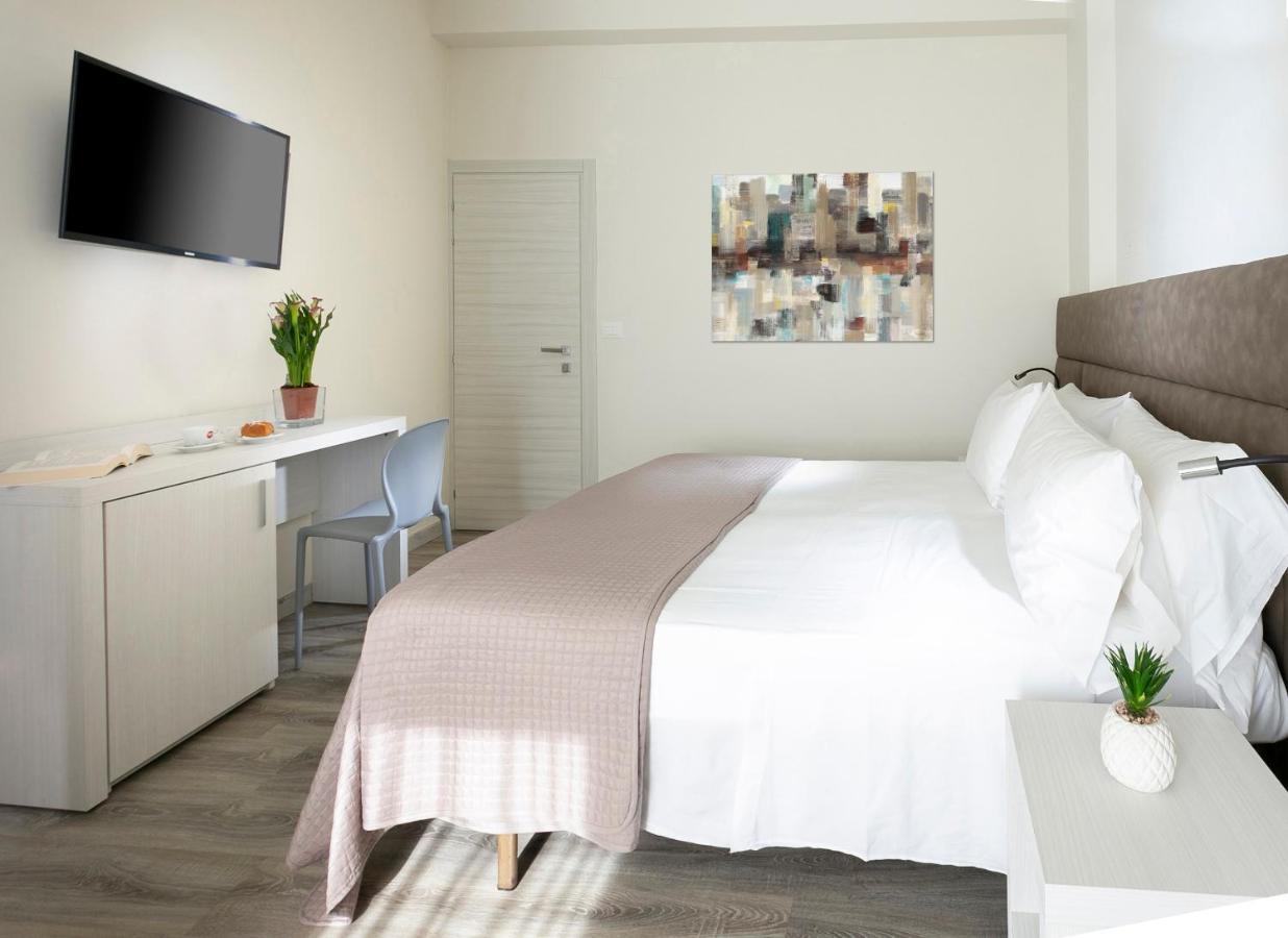 Hotel Zanarini In Centro A リッチョーネ エクステリア 写真
