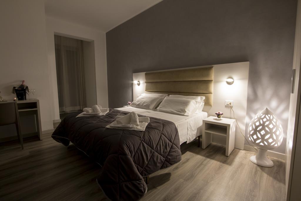 Hotel Zanarini In Centro A リッチョーネ エクステリア 写真