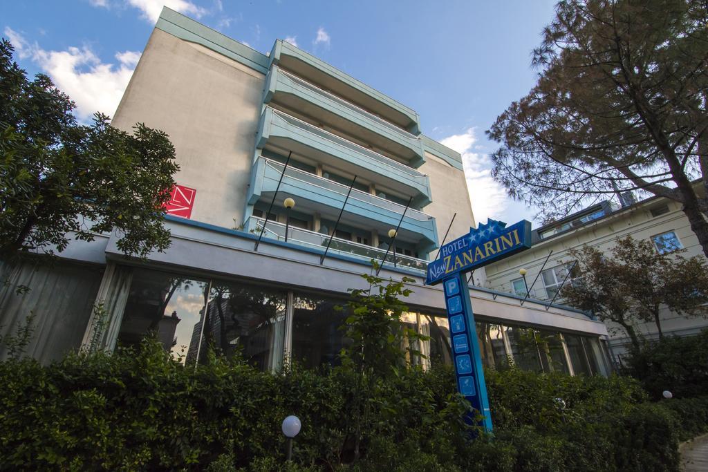 Hotel Zanarini In Centro A リッチョーネ エクステリア 写真