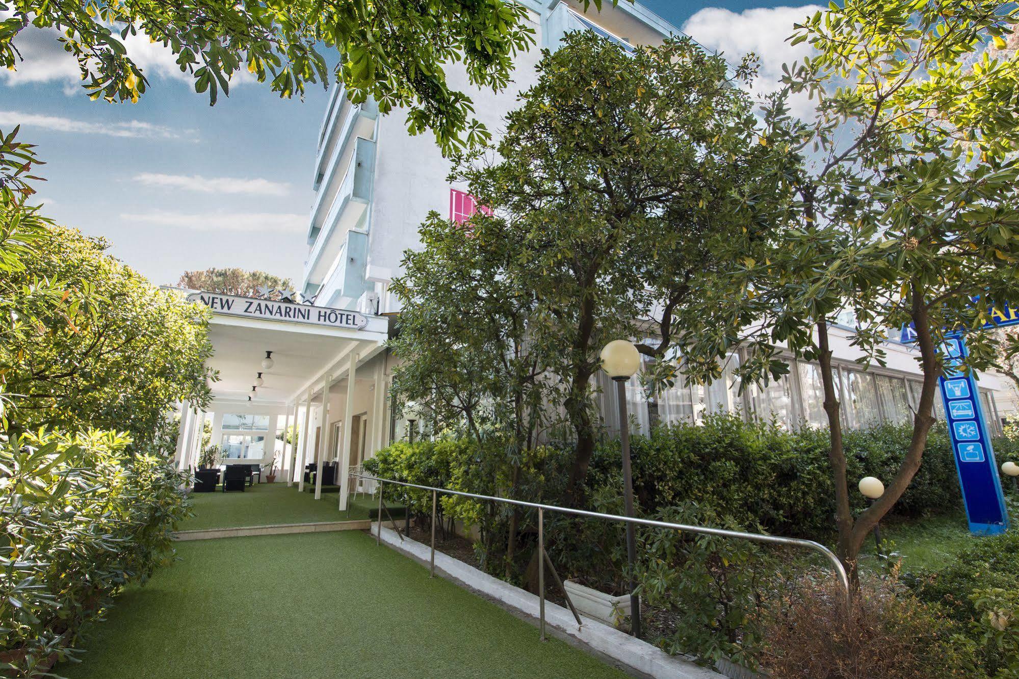 Hotel Zanarini In Centro A リッチョーネ エクステリア 写真