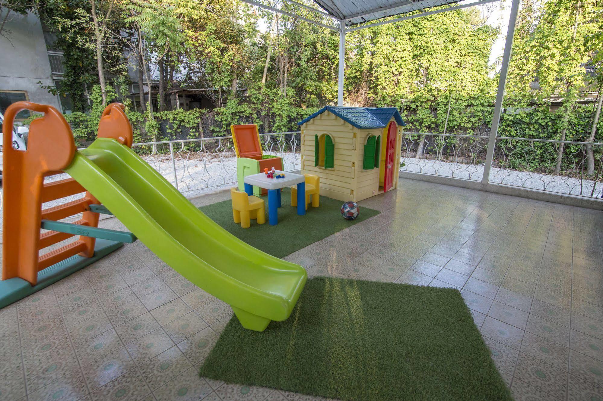 Hotel Zanarini In Centro A リッチョーネ エクステリア 写真