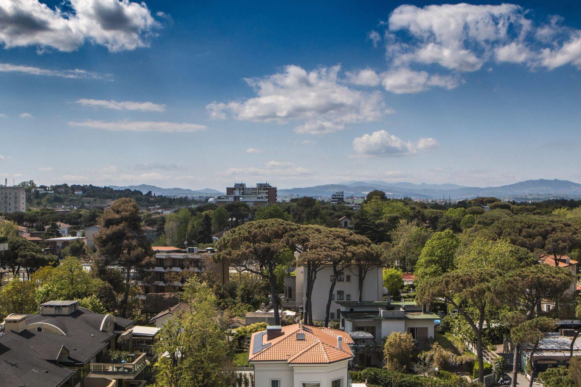 Hotel Zanarini In Centro A リッチョーネ エクステリア 写真